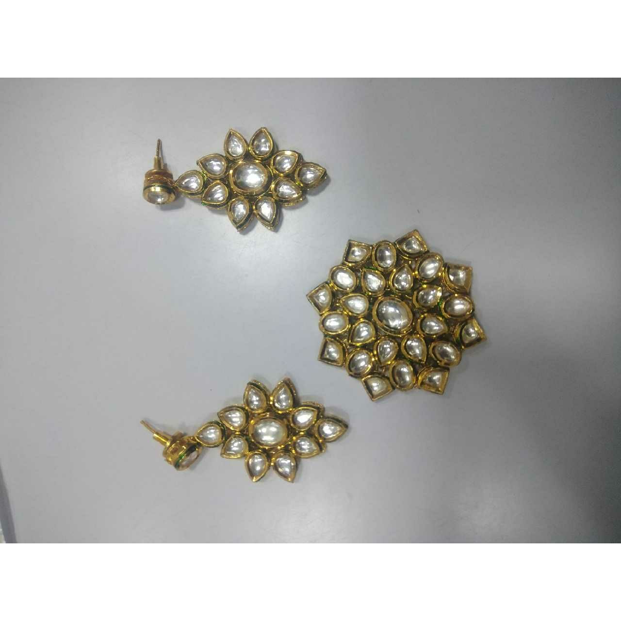 Fashionable Diamond Pendant Set