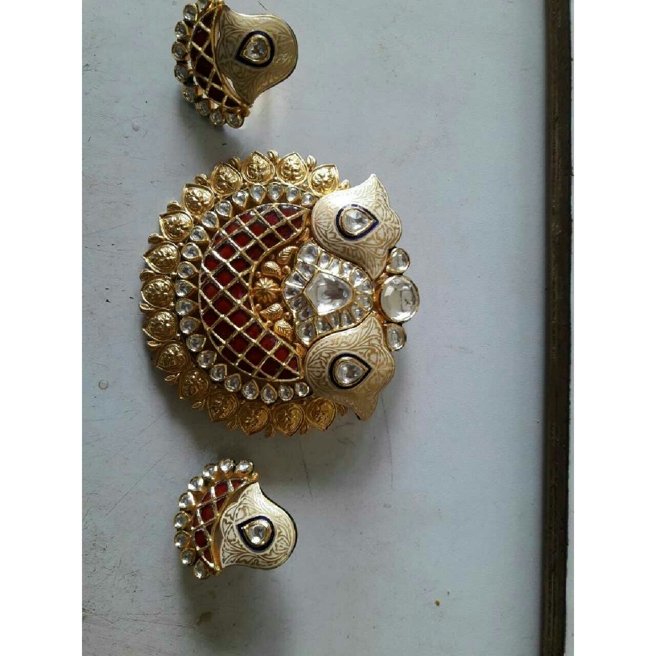 916 Antique Gold Earring