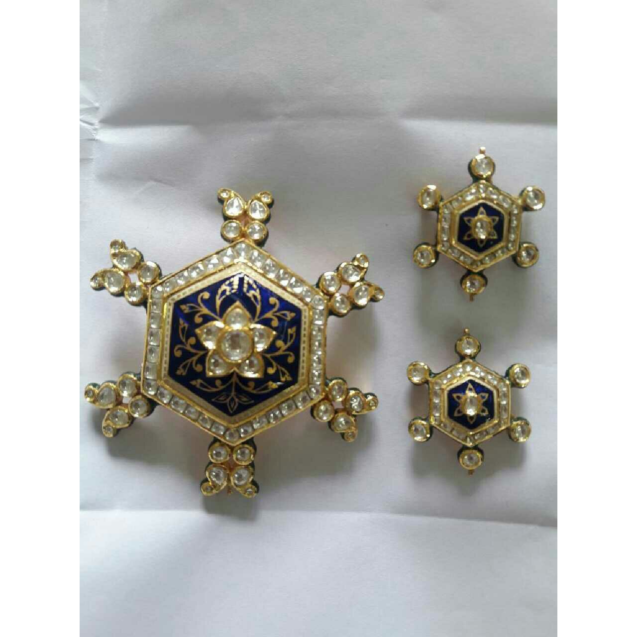 Gold Designer Pendant Set Yellow