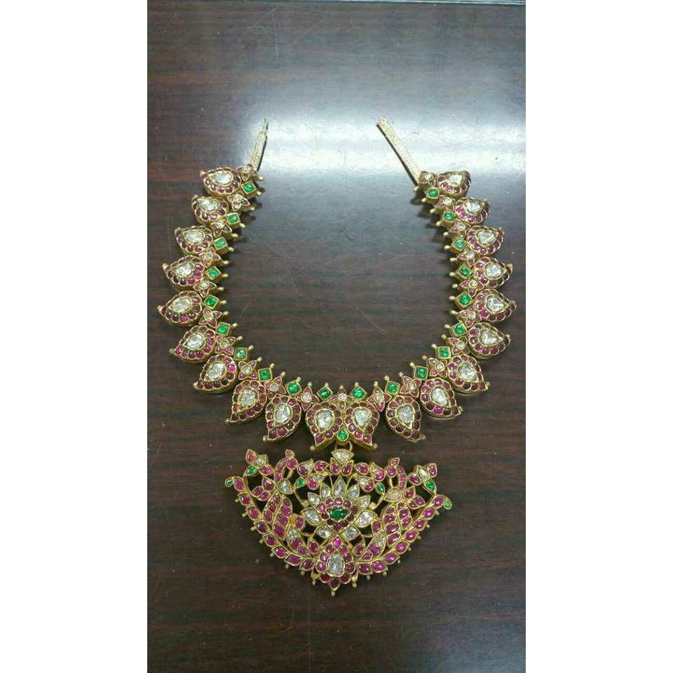 22KT Gold Ladies Kundan Bridal Mango Shaped Necklace Set