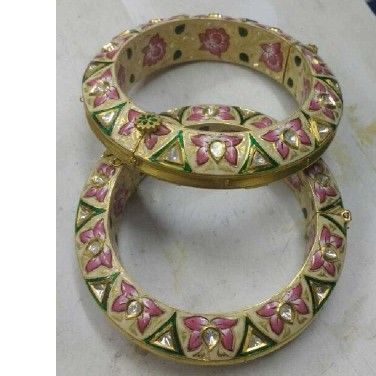 Gold Ladies Fancy Classic Bangles