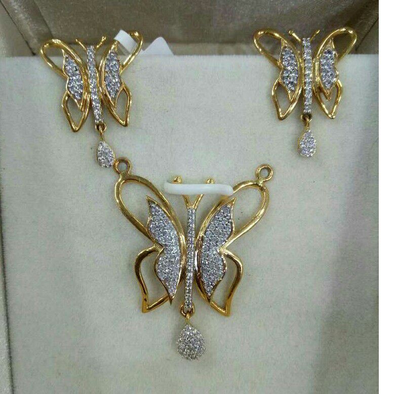 22KT Gold Fancy Pendant Set
