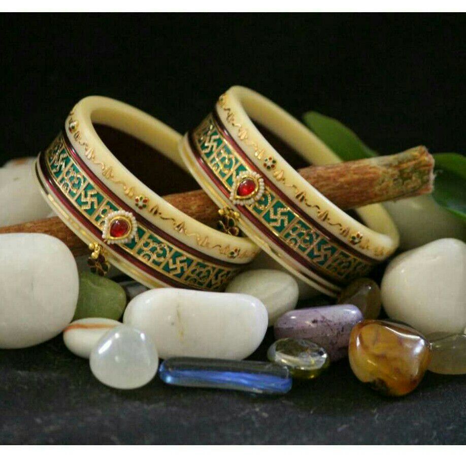 22K / 916 Gold Ladies Modern Bangle