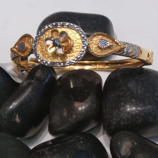 22kt Hallmark flower gold design bracelet