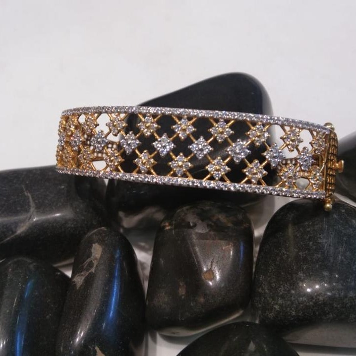 916 Gold Hallmark Everstylish Design Bracelet