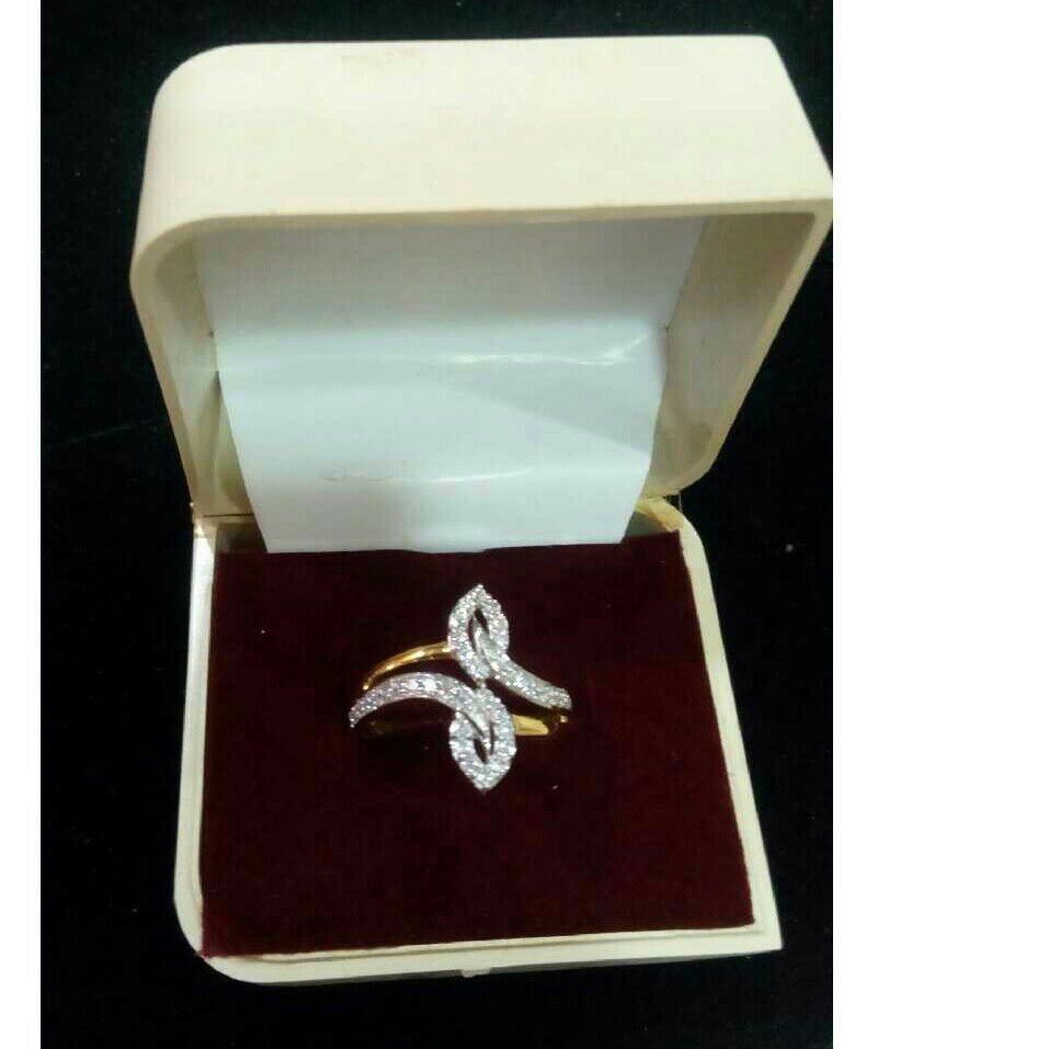 22K / 916 Gold Charming Leaf Ring