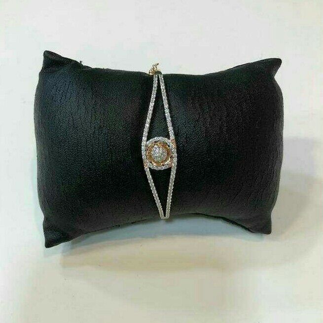 22K / 916 Gold Designer Diamond Bracelet ( Lucky )