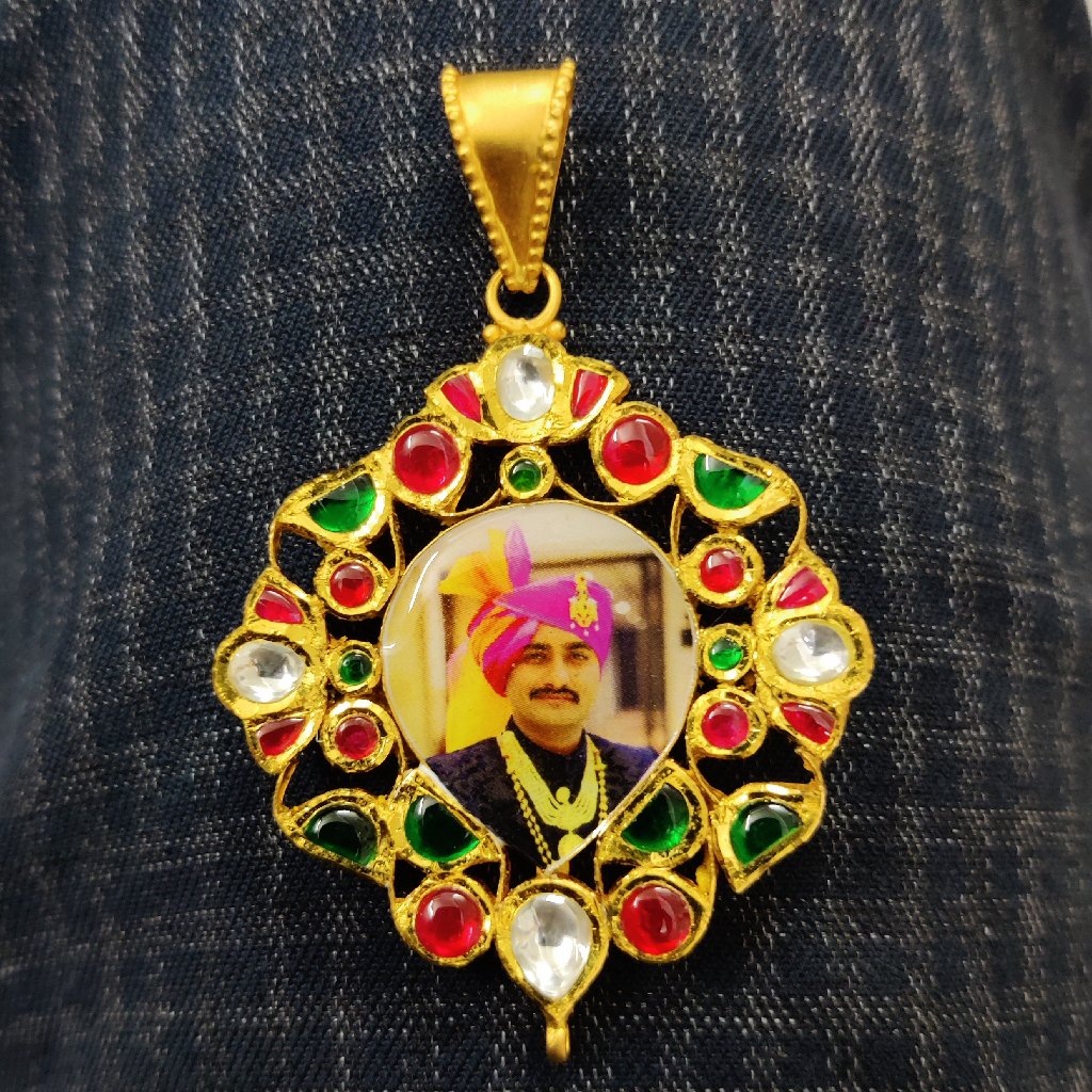 916 gold antique photo mina pendant