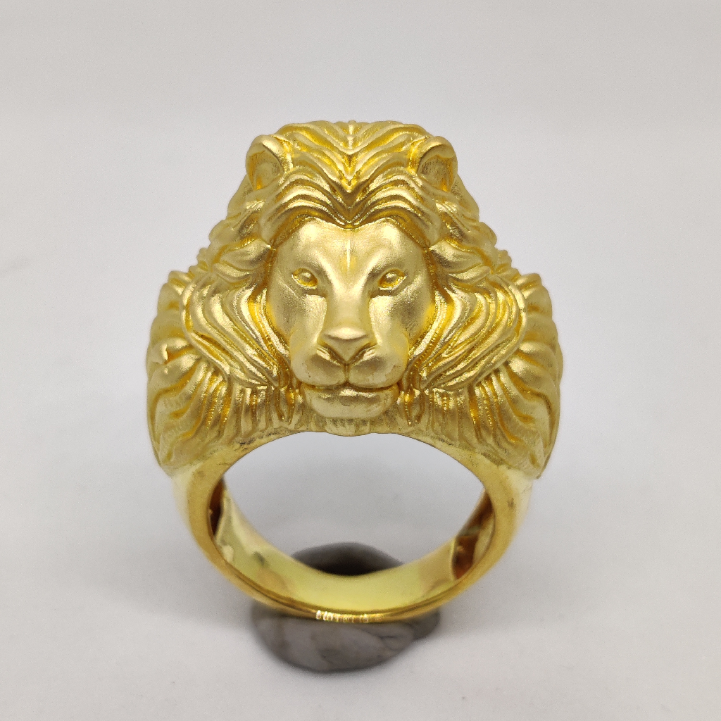 916 gold fancy gent's lion face ring