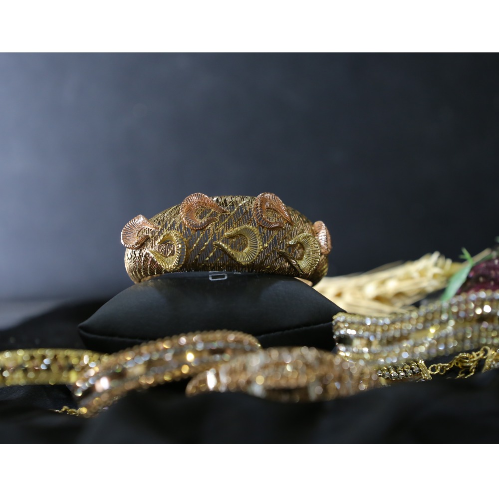 18KT Gold Ladies Indo-Italian Designer Kada