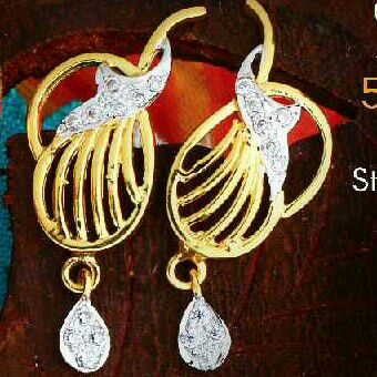 18kt Gold Attractive Classic Earrings