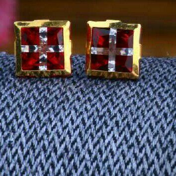 18kt Gold Designer Ladies Nosepin