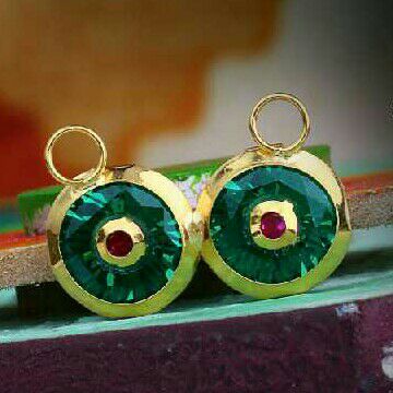 18kt Gold Fancy Nosepin