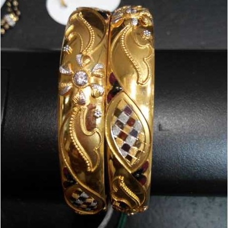 22KT Gold Ladies Designer Bangle