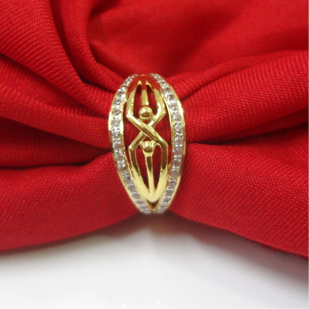 Adorable 22 Kt Gold Cz Diamond Ring