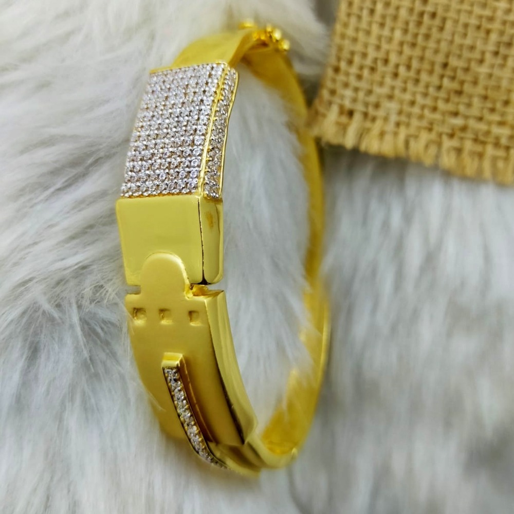 Marvelous pattern 22 kt gold gents kada