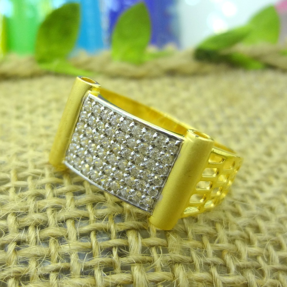 Six diamond line 22 kt gold gents ring