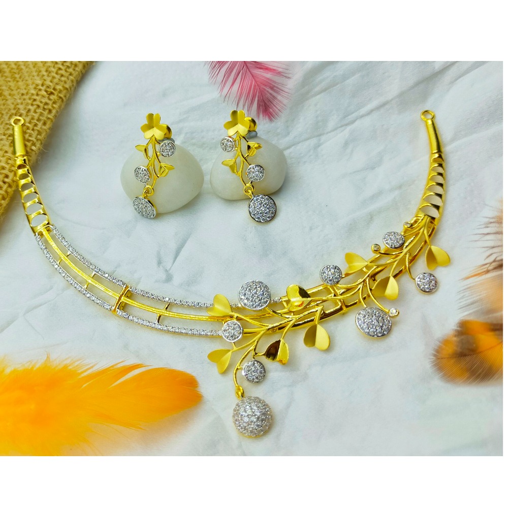 Beautiful hearts with unmovable diamond balls 22kt necklace set