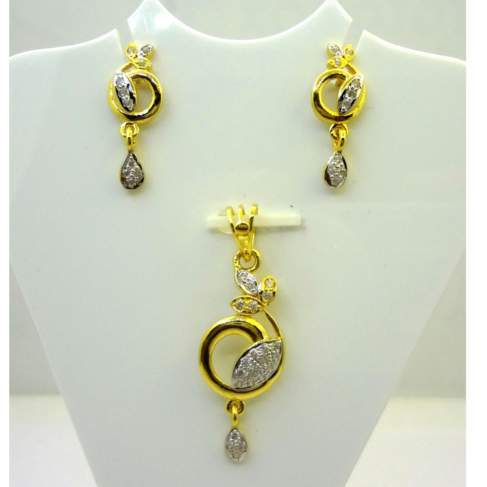 3 leaflets with circular curve 22kt amazing pendant set
