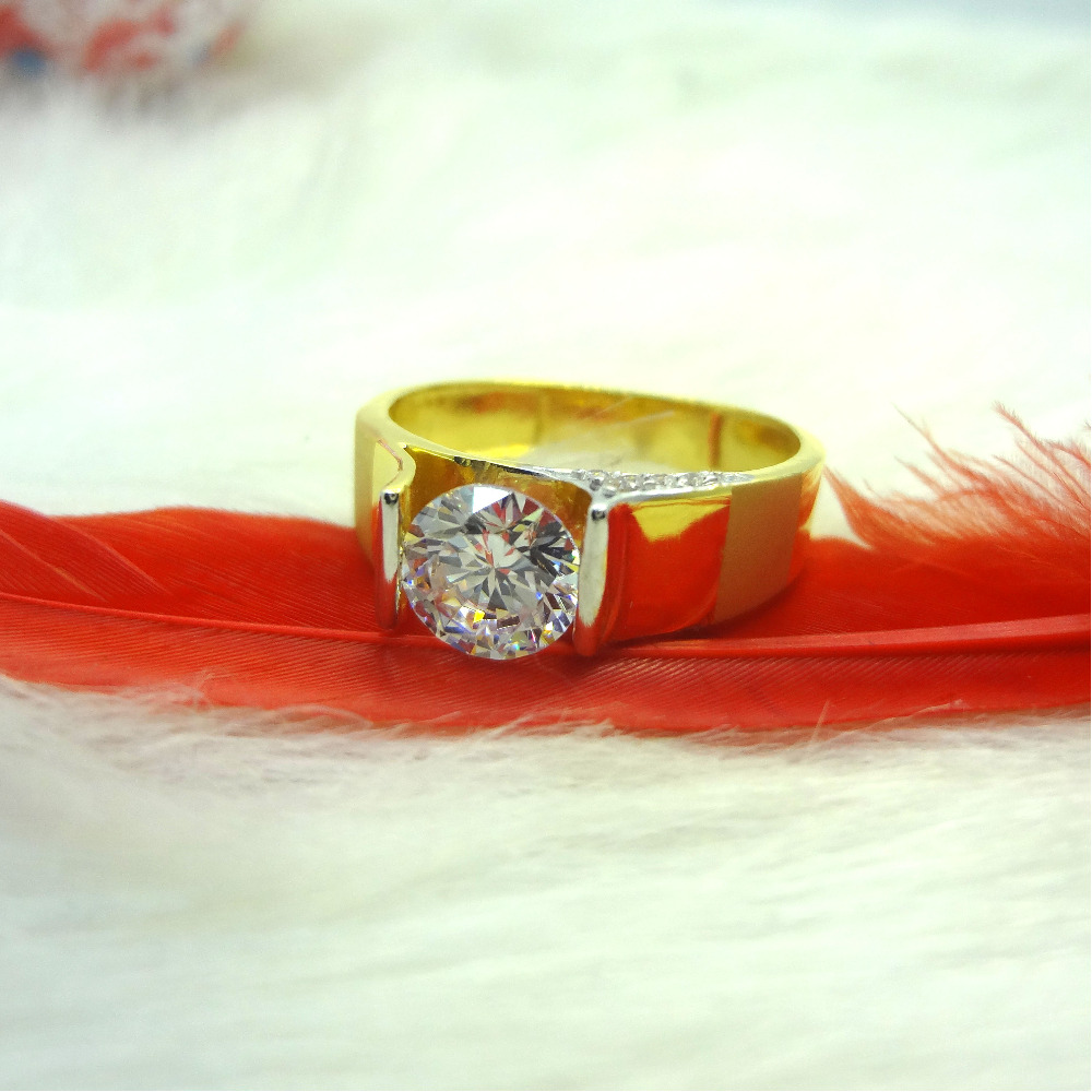 Simple and elegant solitare gents ring