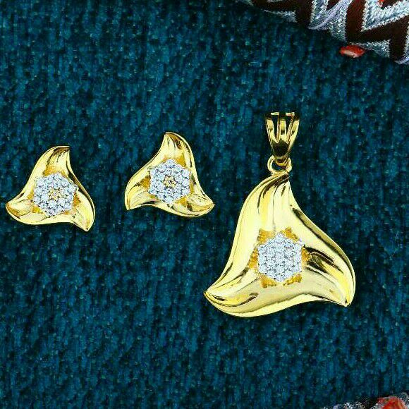 18kt Fancy Plain Gold Cz Ladies Tops ATG -0373