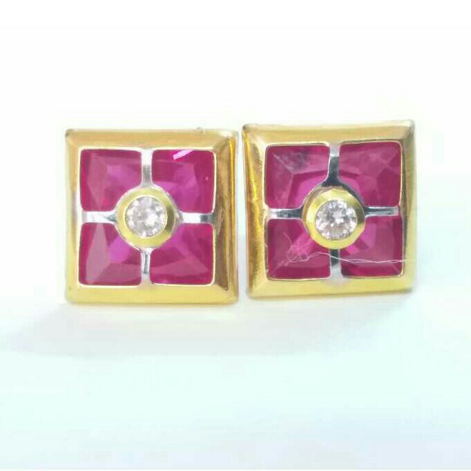 18KT Designer Gold Earrings