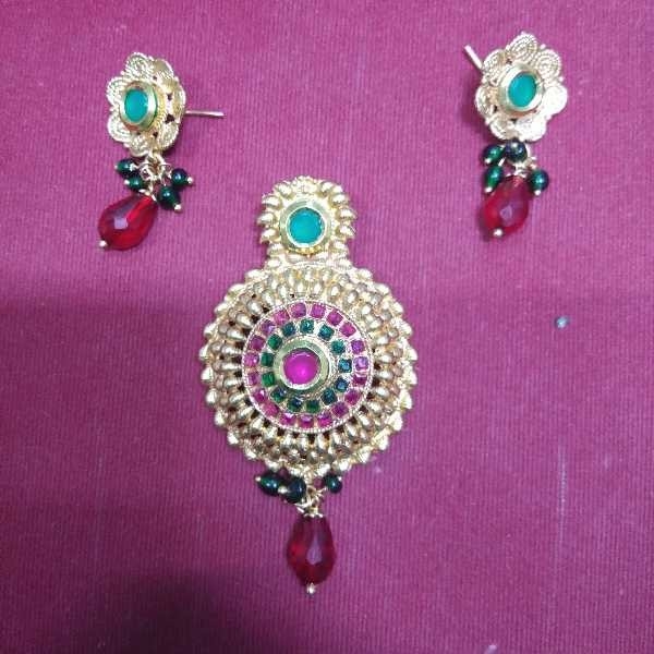 Fancy Pendant Set