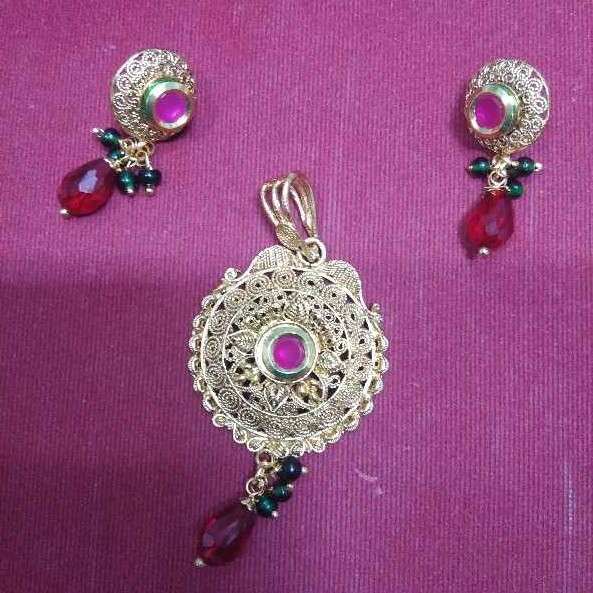 Fancy Pendant Set
