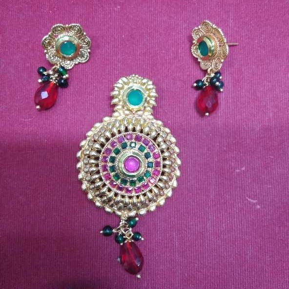Fancy Pendant Set