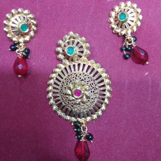 Fancy Pendant Set
