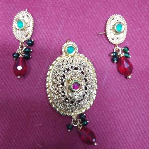 Fancy Pendant Set
