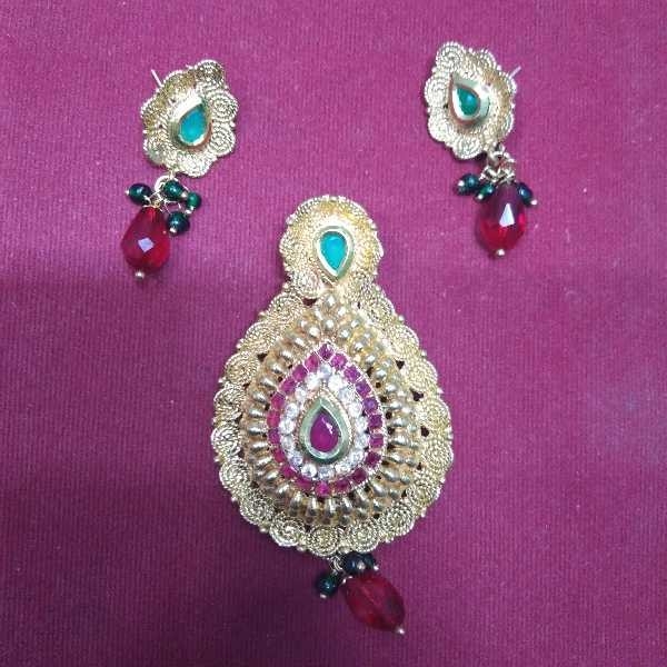 Fancy Pendant Set