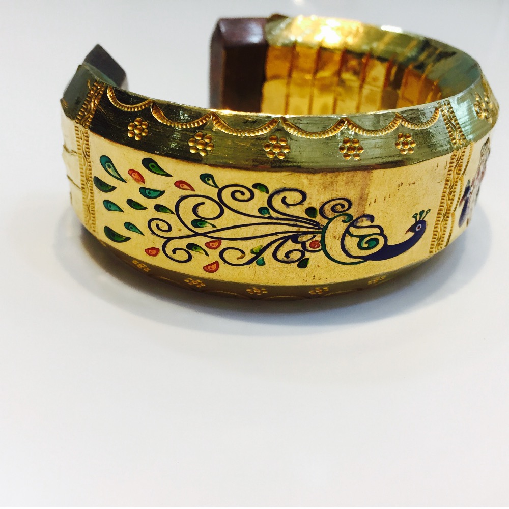 22k Gold Bharvadi Kada