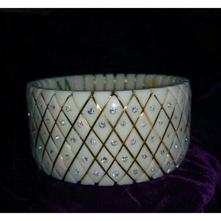 Fancy Gold Ladies Bangle