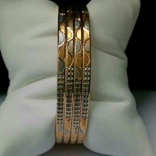 18kt Rose Gold Designer Bangle