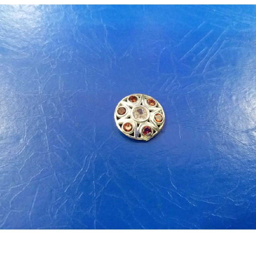 Silver Fancy Pendant White