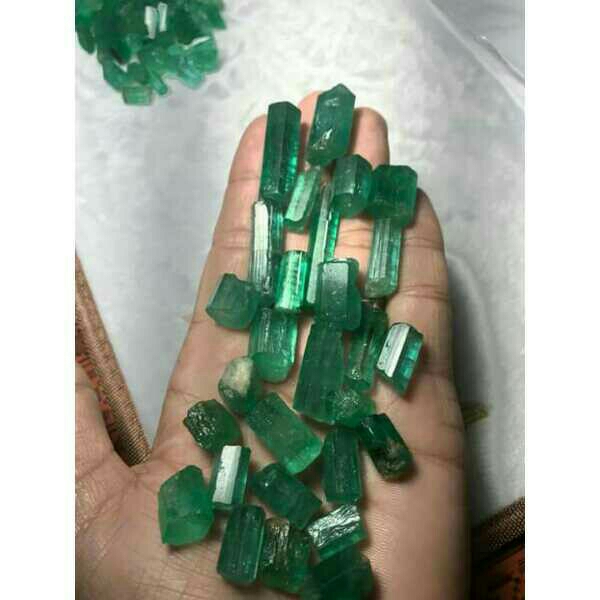 3000ct emerald green emerald-panna - Image 3