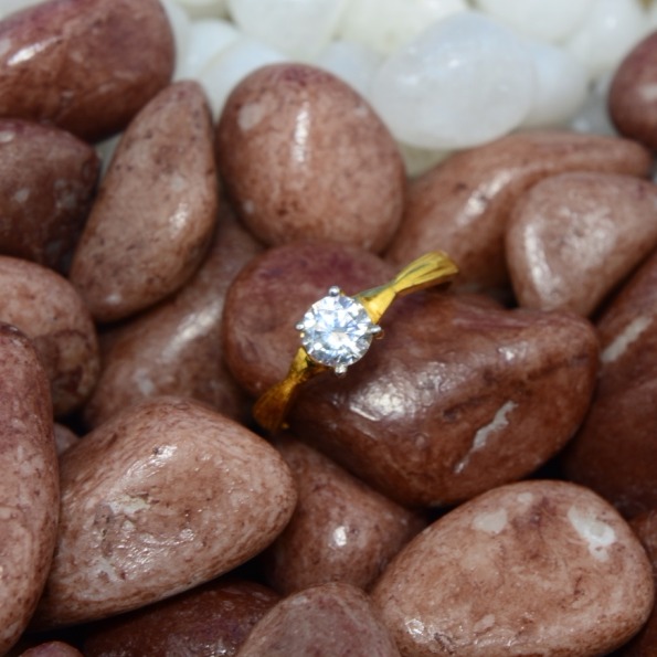 Ladies Gold Ring