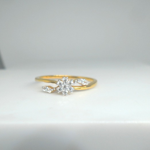 22kt / 916 gold fancy delicate daily ware ring for ladies lrg0418