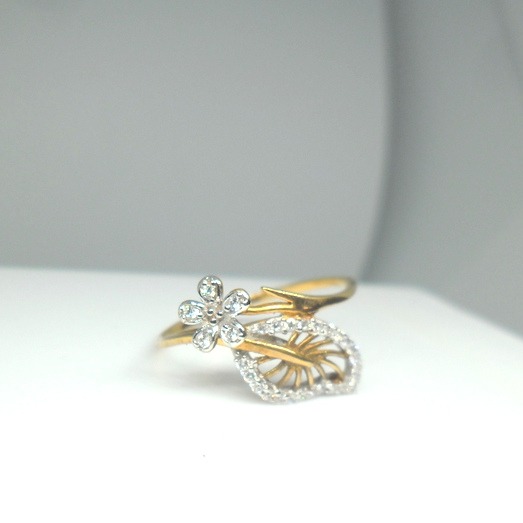 18KT yellow gold delicate dailyware Ring for Ladies LRG0138