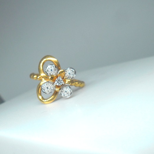 22KT / 916 gold fancy Special Engagement ring for Ladies LRG0514