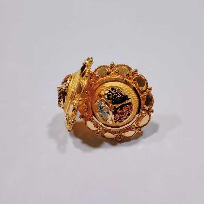 Stylish 22kt Gold Ladies Butti