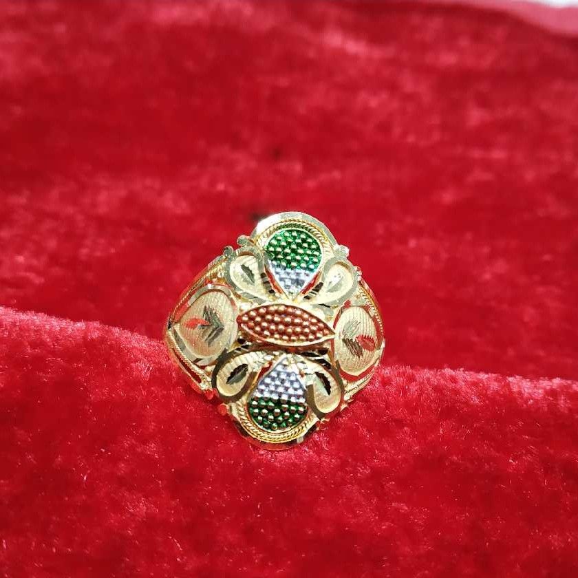 20kt Gold Stylish Ring