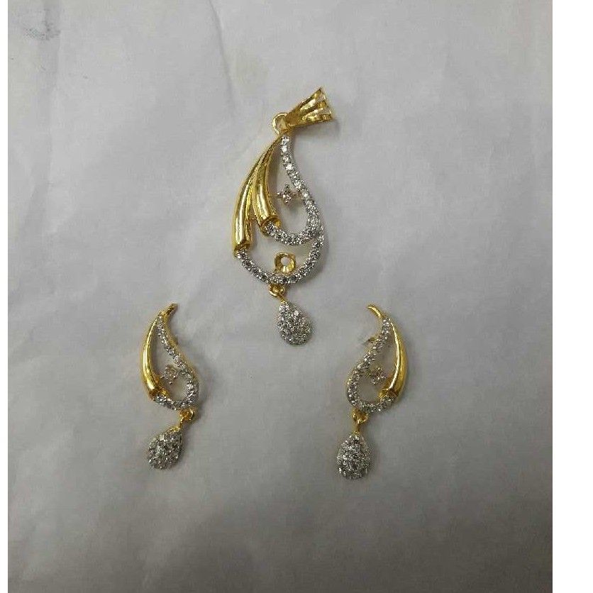 Modern 916 Gold CZ Diamond Pendant With Earrings