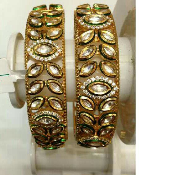 22K / 916 Gold Stone Leaf Ladies Yellow Bangle