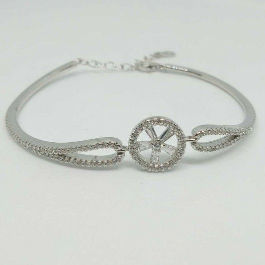 92.5 silver awesome bracelet for ladies