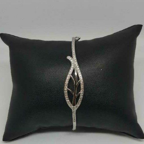 92.5 Sterling Silver Fancy Ladies Bracelet (kada)