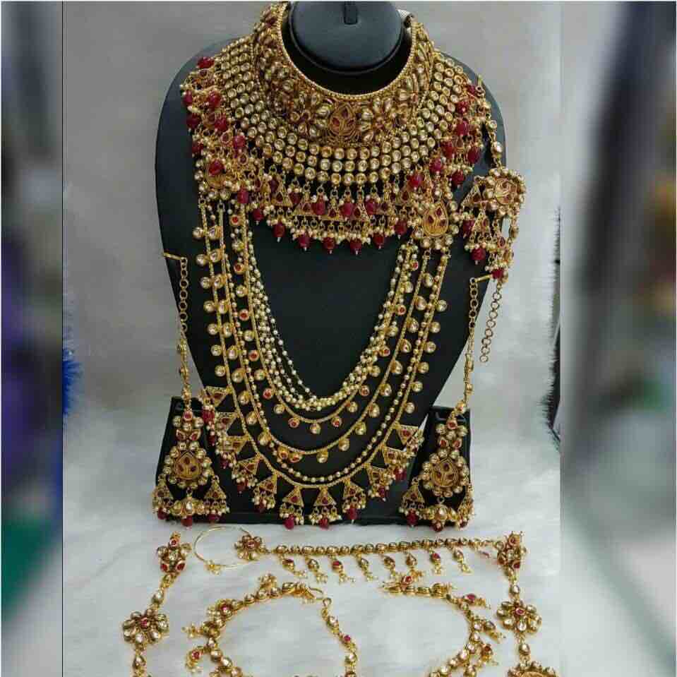 Vertical Attractive Kundan Necklace set