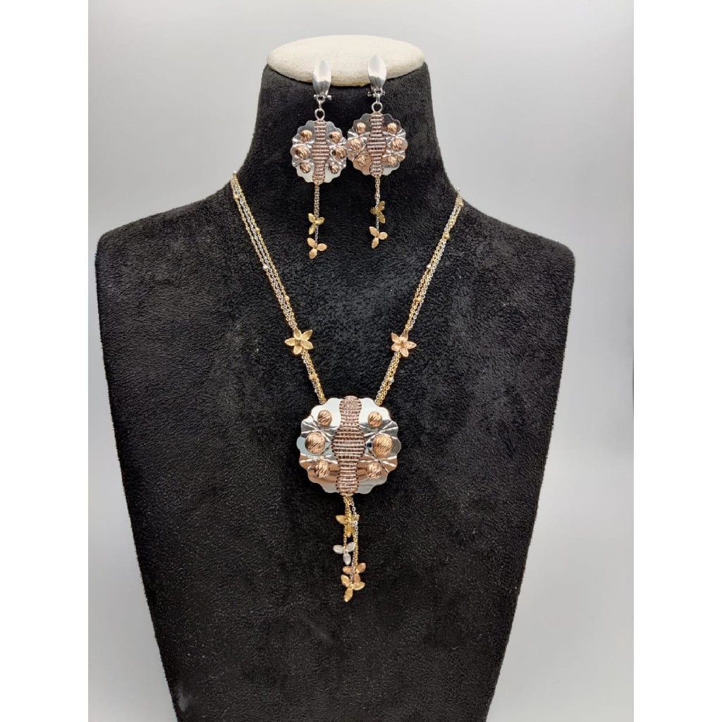 18kt unique design necklace set