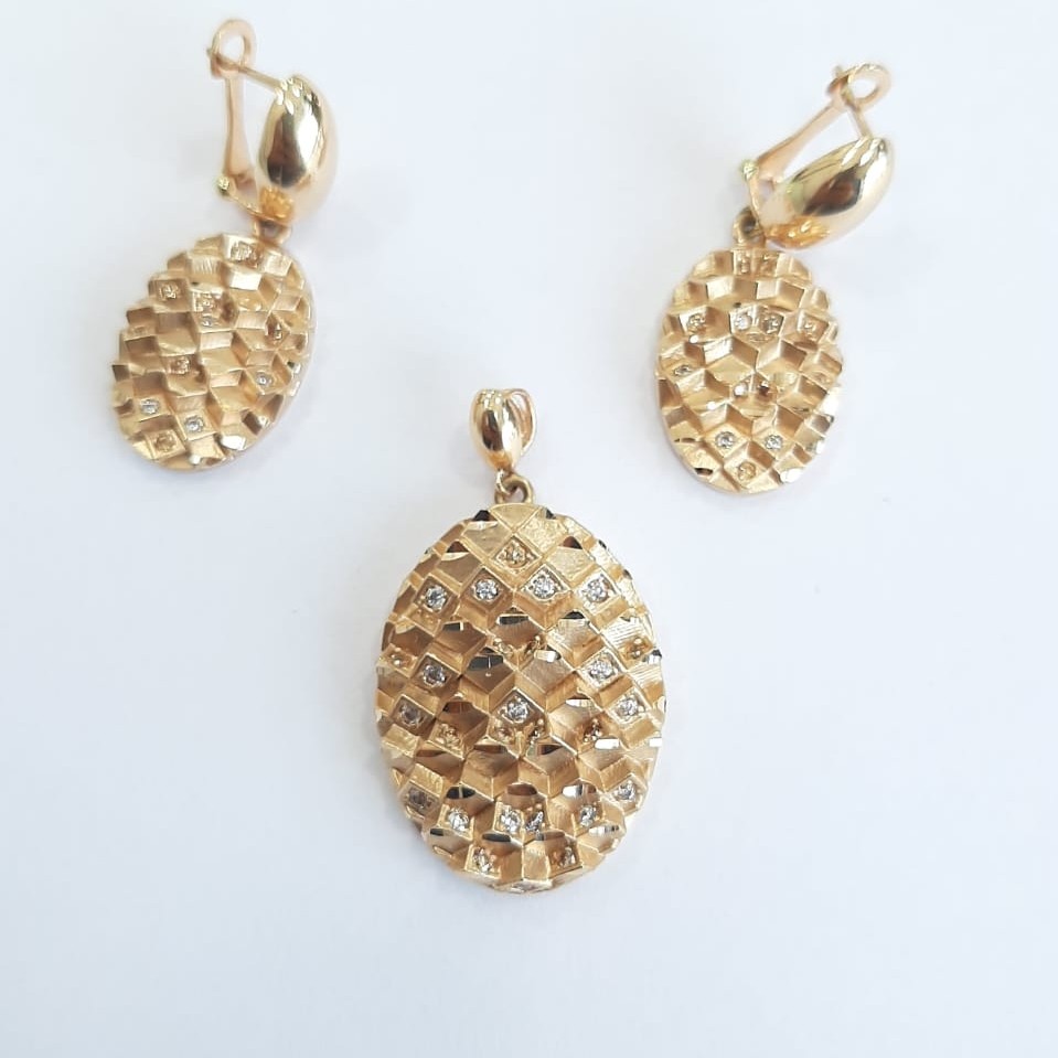18kt classic pendant set